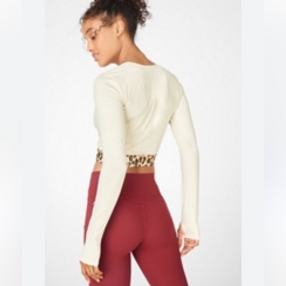 Fabletics twist front cropped top eco conscious fitted Large NWT $49.95 - Picture 5 of 11